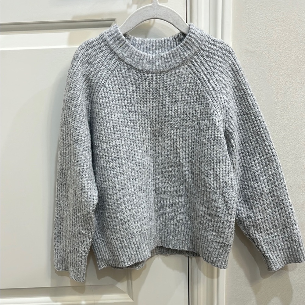 Cozy Gray kids Sweater from Zara. Size 6-7